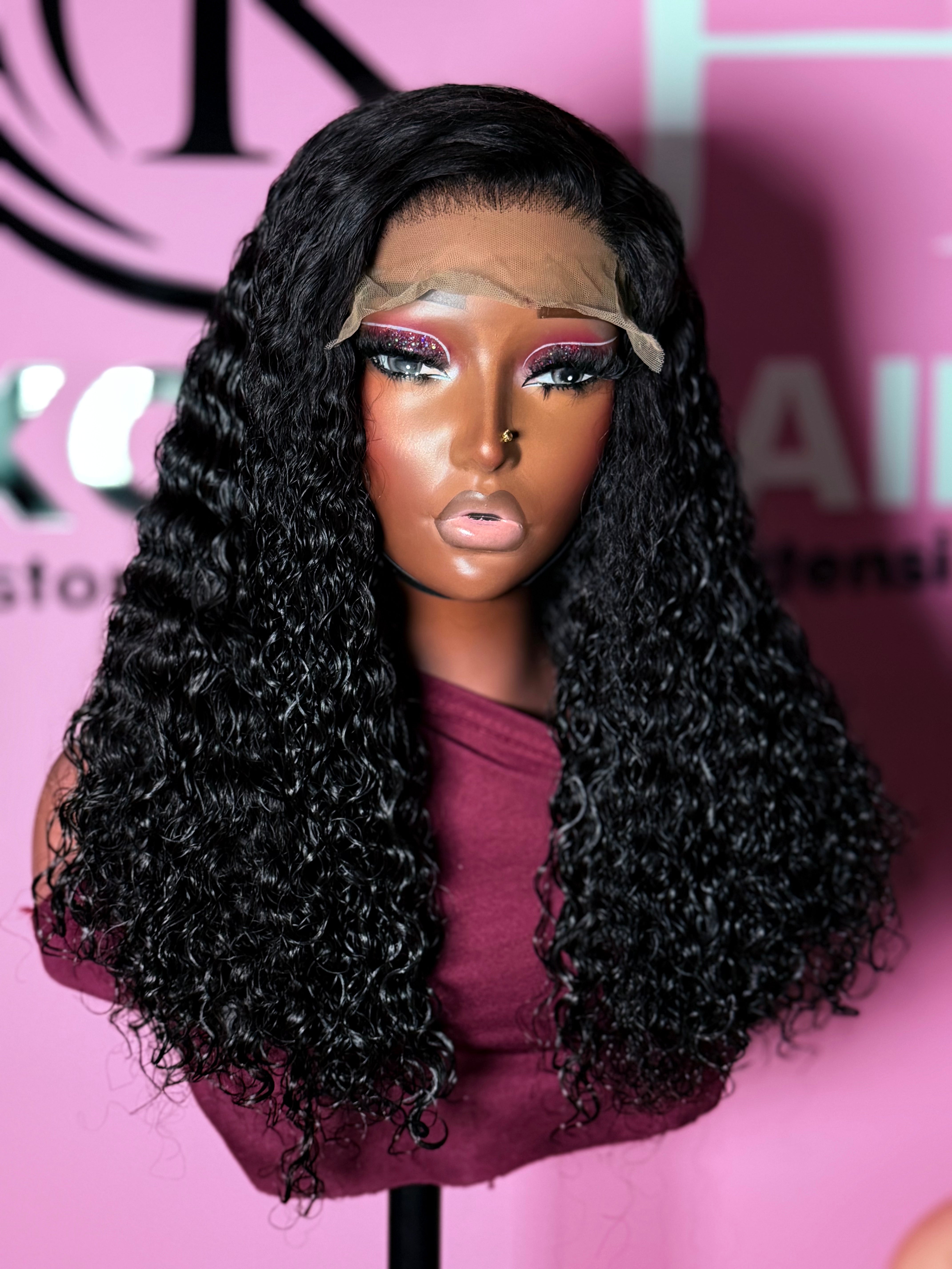 Cassie Curly wig