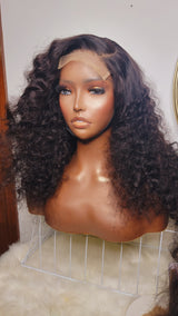 Chic Bouncy Curl